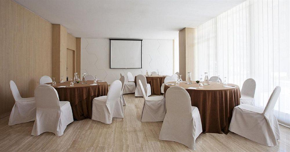 Hotel Delta Тудела Екстериор снимка