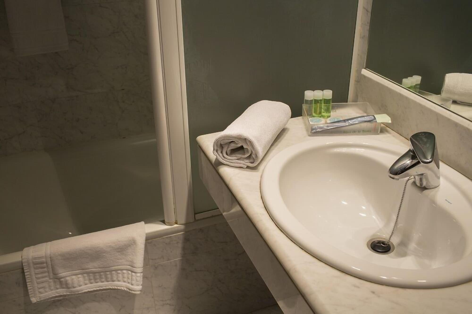 Hotel Delta Тудела Екстериор снимка