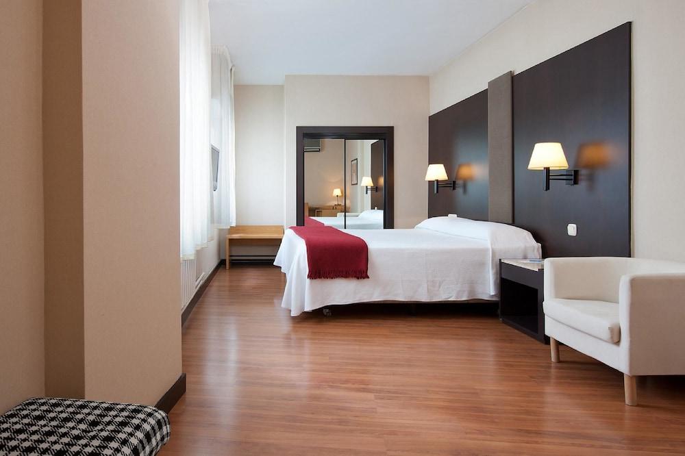 Hotel Delta Тудела Екстериор снимка