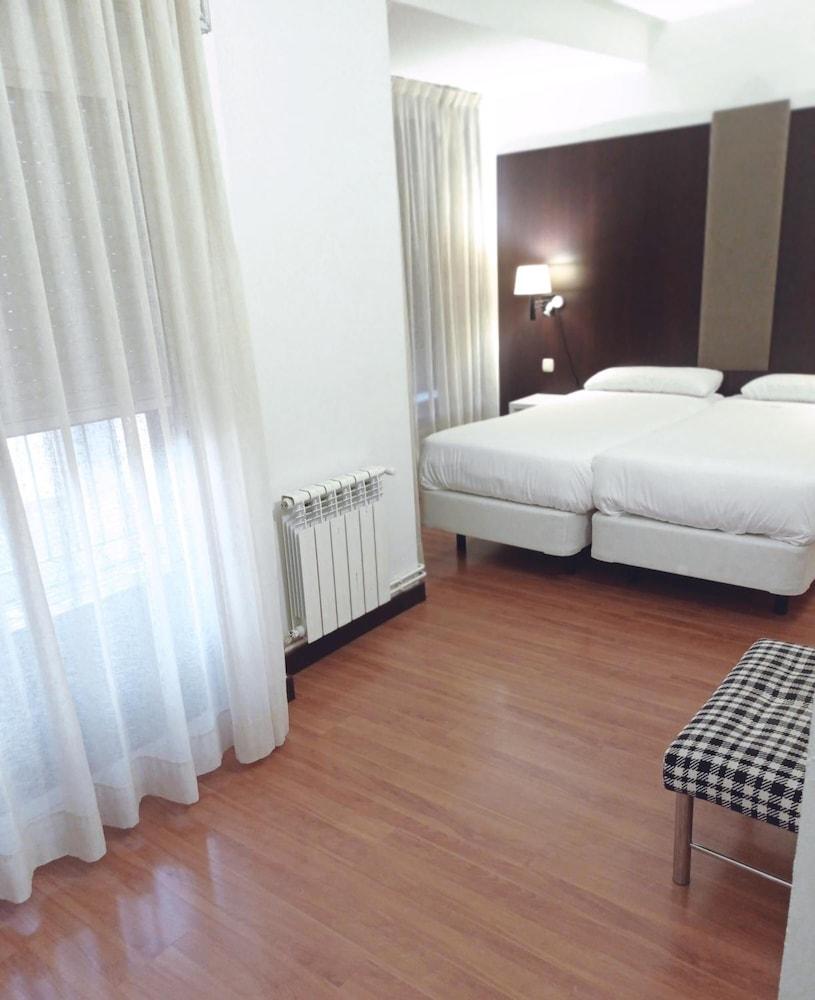 Hotel Delta Тудела Екстериор снимка