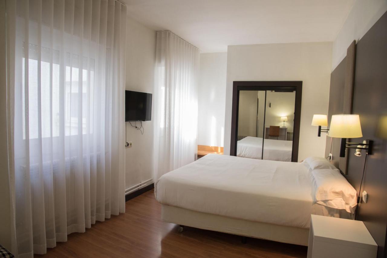 Hotel Delta Тудела Екстериор снимка